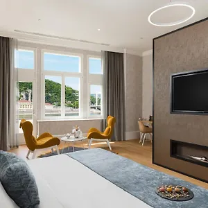 Vision Hotel